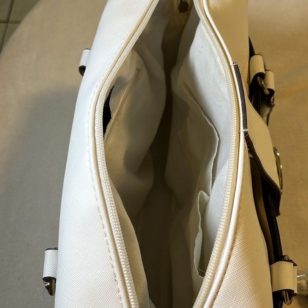 Chic Black and White Satchel/ cross body - Picture 7 of 8